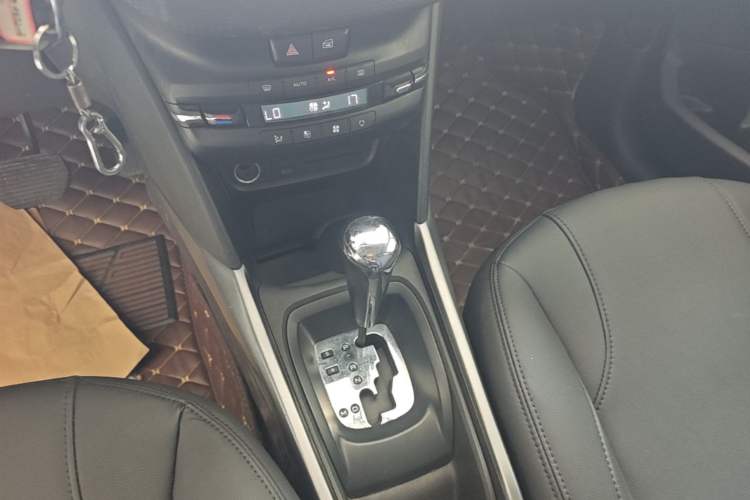 Used Peugeot 2008 2014 1.6L Automatic Fashion Edition Gear Lever