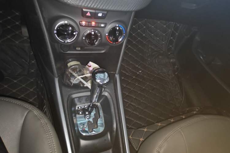 Used Peugeot 2008 2014 1.6L Automatic Trend Edition Gear Lever
