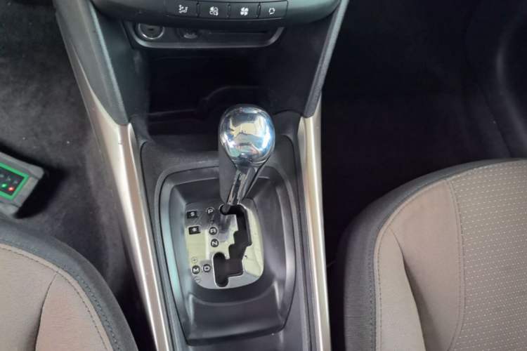 Used Peugeot 2008 2014 1.6L Automatic Fashion Edition Gear Lever