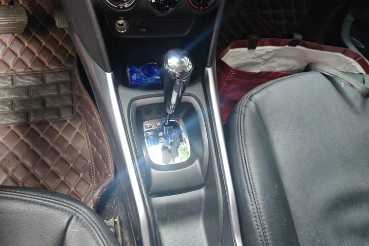 Used Peugeot 2008 2014 1.6L Automatic Trend Edition Gear Lever