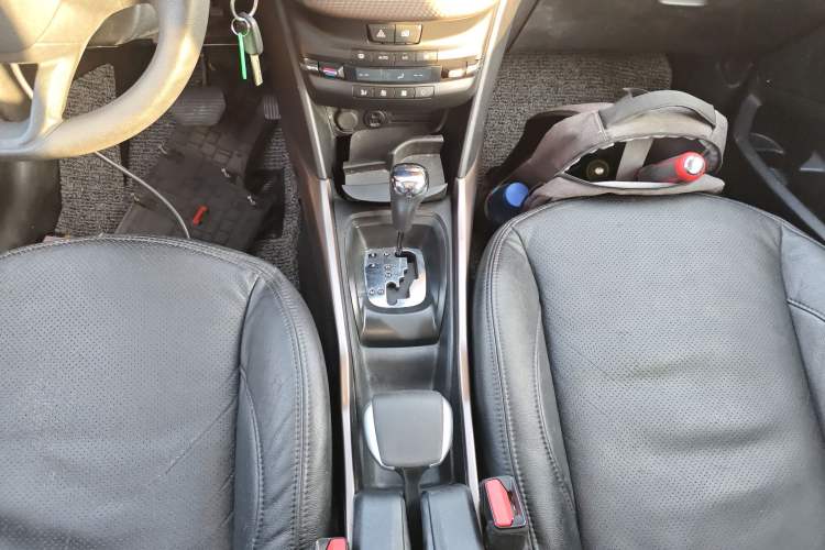 Used Peugeot 2008 2014 1.6L Automatic Fashion Edition Gear Lever
