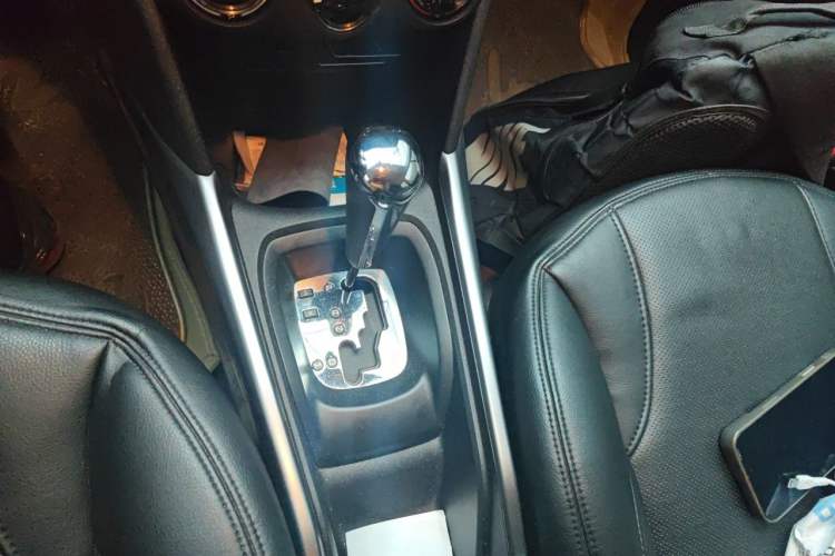 Used Peugeot 2008 2014 1.6L Automatic Trend Edition Gear Lever