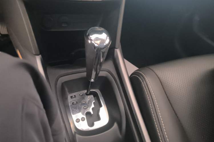 Used Peugeot 2008 2014 1.6L Automatic Fashion Edition Gear Lever