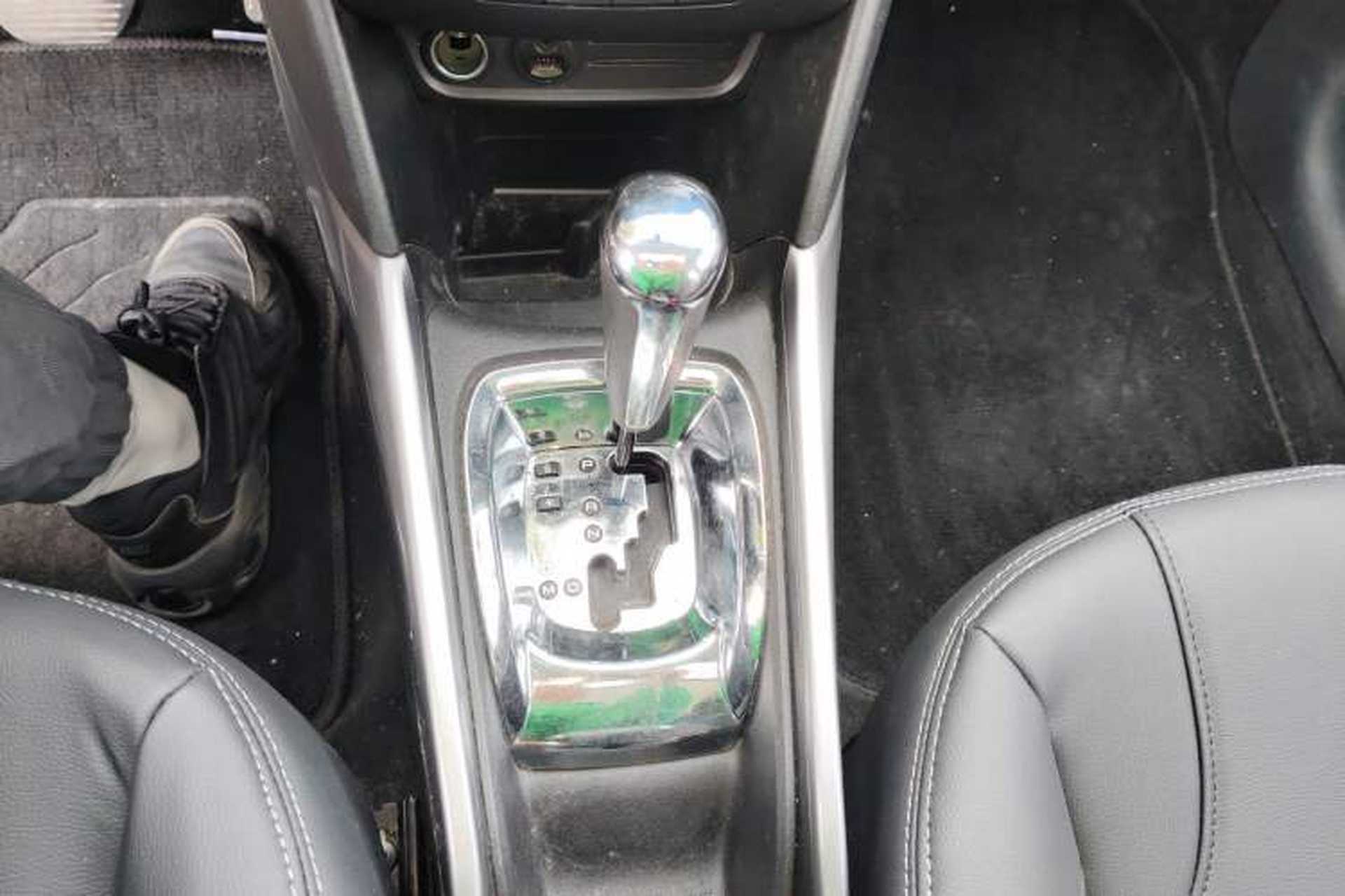 Used Peugeot 2008 2014 1.6L Automatic Fashion Edition Gear Lever