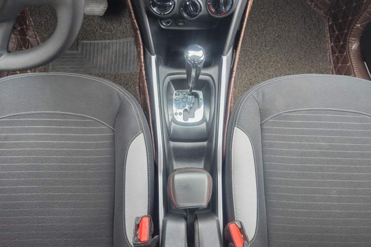 Used Peugeot 2008 2014 1.6L Automatic Trend Edition Gear Lever