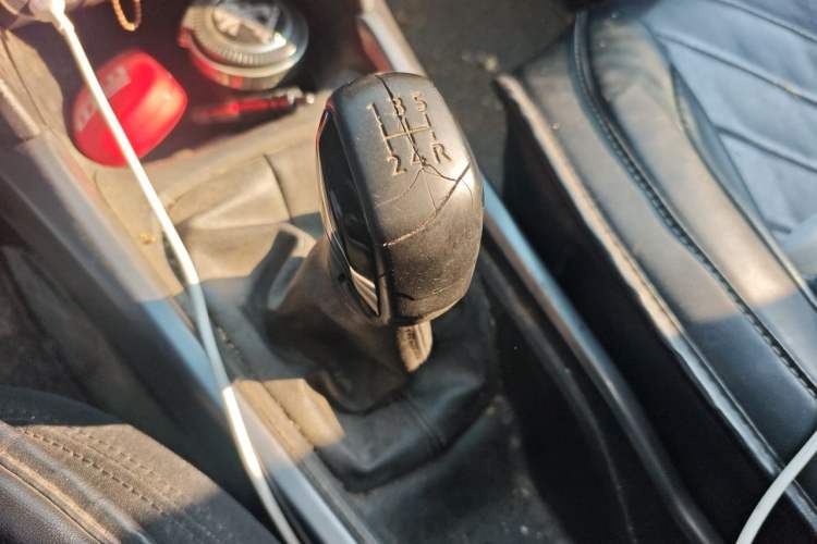 Used Peugeot 2008 2014 1.6L Manual Fashion Edition Gear Lever