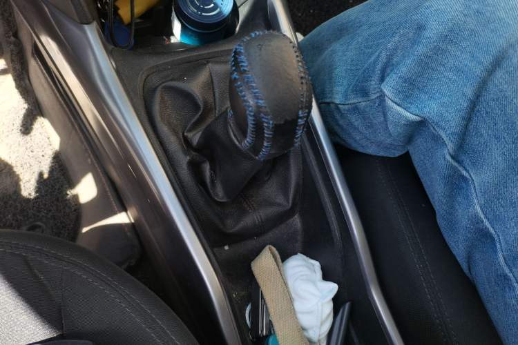 Used Peugeot 2008 2014 1.6L Manual Fashion Edition Gear Lever