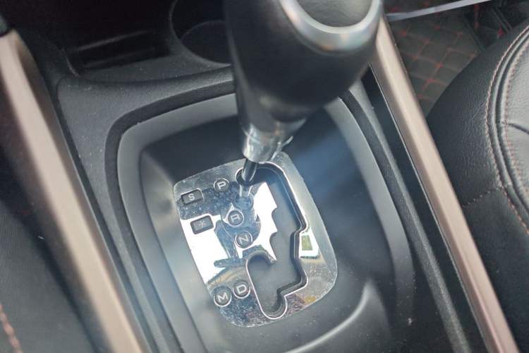Used Peugeot 2008 2014 1.6L Automatic Navigation Edition Gear Lever