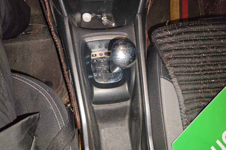 Used Peugeot 2008 2014 1.6L Automatic Trend Edition Gear Lever