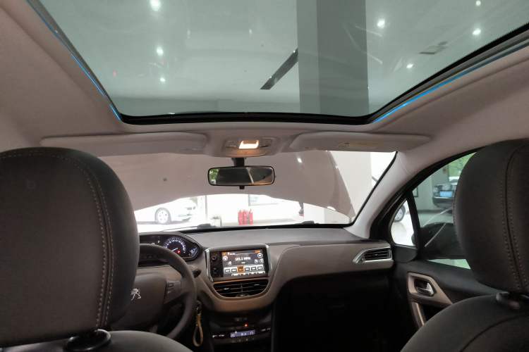 Used Peugeot 2008 2014 1.6L Automatic Fashion Edition Headliner