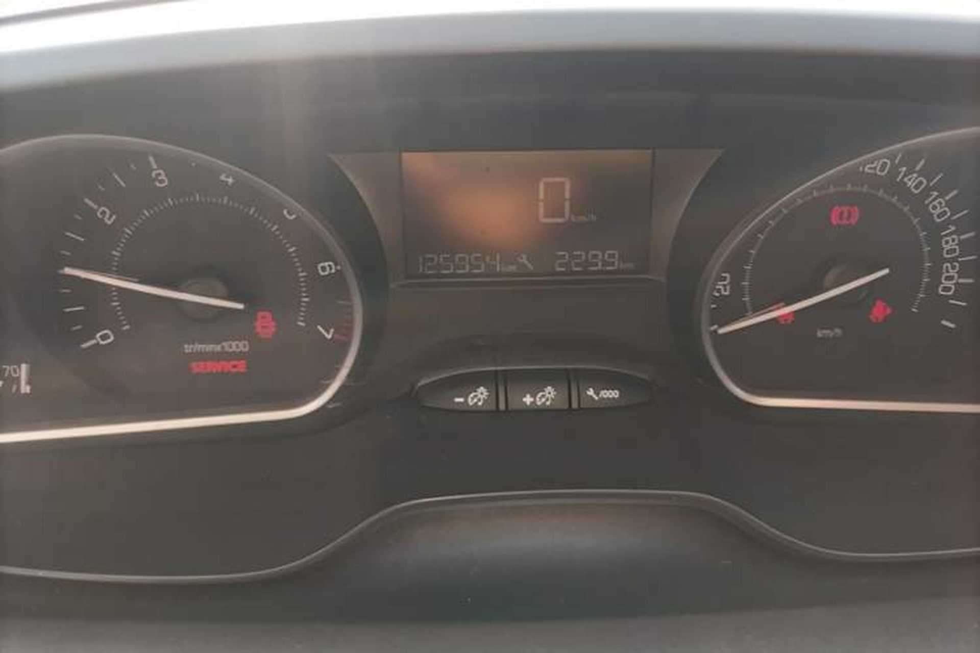Used Peugeot 2008 2014 1.6L Manual Fashion Edition Instrument Cluster
