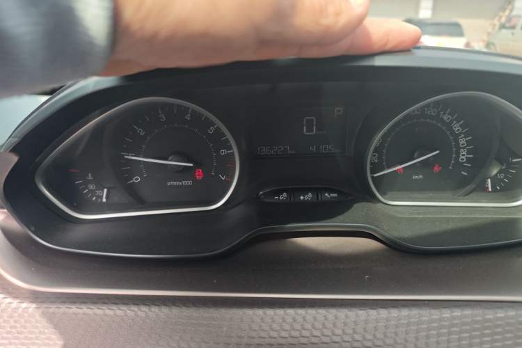 Used Peugeot 2008 2014 1.6L Automatic Fashion Edition Instrument Cluster
