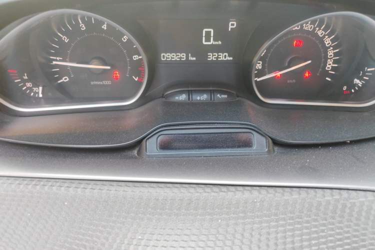Used Peugeot 2008 2014 1.6L Automatic Fashion Edition Instrument Cluster