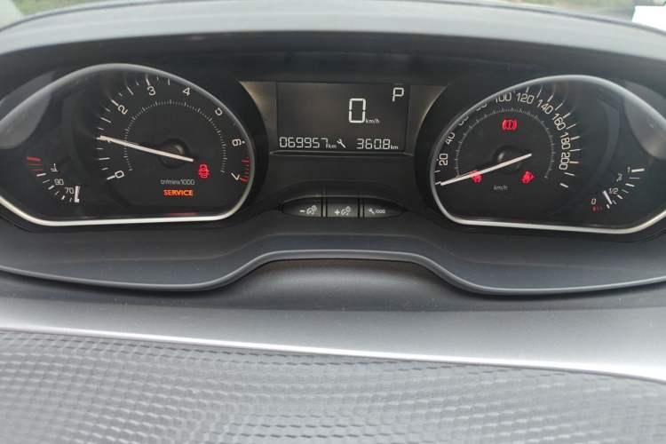 Used Peugeot 2008 2014 1.6L Automatic Fashion Edition Instrument Cluster
