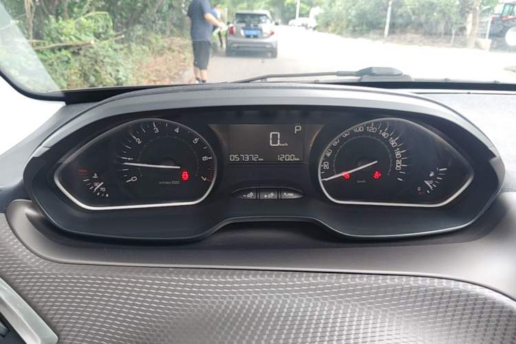 Used Peugeot 2008 2014 1.6L Automatic Fashion Edition Instrument Cluster