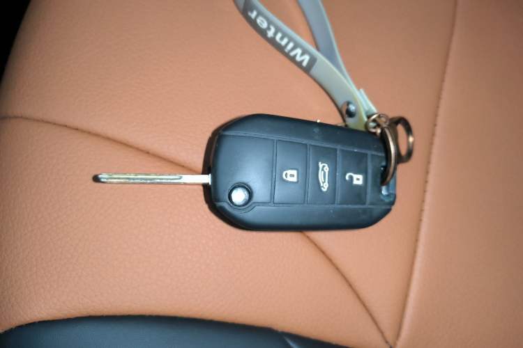 Used Peugeot 2008 2014 1.6L Automatic Fashion Edition Interior 1