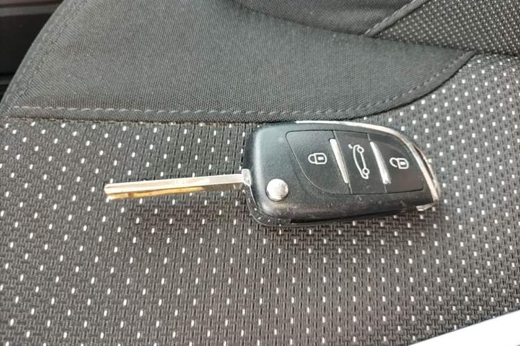 Used Peugeot 2008 2014 1.6L Manual Fashion Edition Interior 1