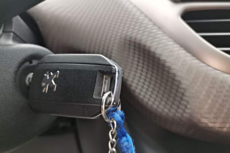 Used Peugeot 2008 2014 1.6L Automatic Fashion Edition Interior 1
