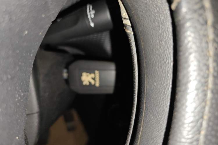 Used Peugeot 2008 2014 1.6L Manual Fashion Edition Interior 1