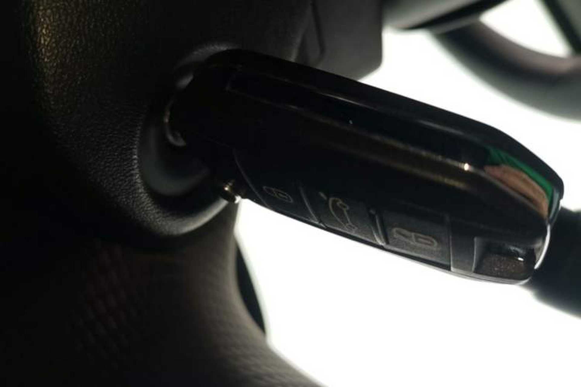 Used Peugeot 2008 2014 1.6L Automatic Fashion Edition Interior 1