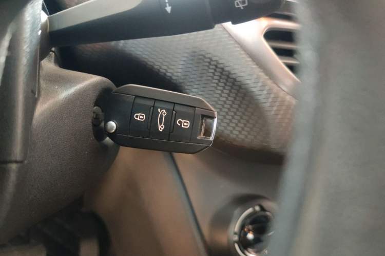 Used Peugeot 2008 2014 1.6L Automatic Trend Edition Interior 1