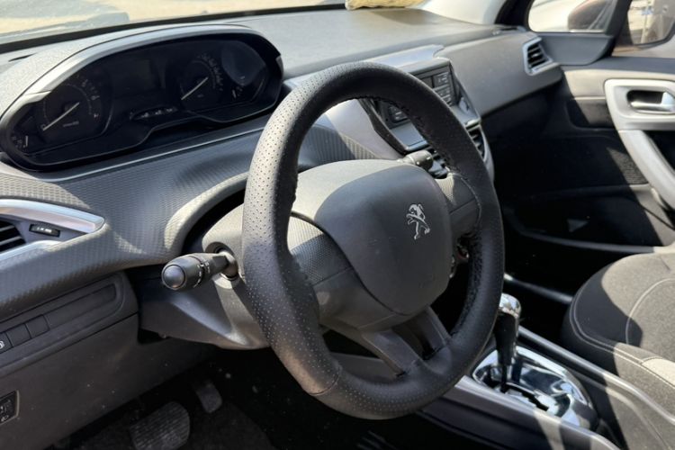 Used Peugeot 2008 2014 1.6L Automatic Trend Edition Interior 1