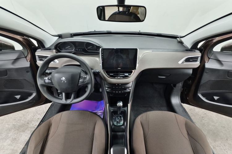 Used Peugeot 2008 2014 1.6L Automatic Fashion Edition Interior 1