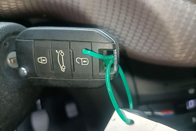 Used Peugeot 2008 2014 1.6L Manual Fashion Edition Interior 1