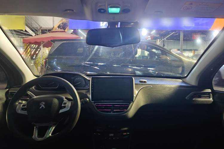 Used Peugeot 2008 2014 1.6L Automatic Fashion Edition Interior 1