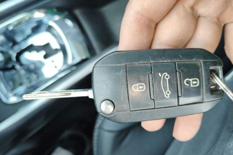 Used Peugeot 2008 2014 1.6L Automatic Fashion Edition Interior 1