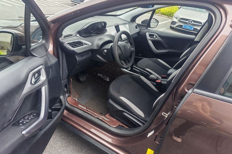 Used Peugeot 2008 2014 1.6L Automatic Trend Edition Interior 1