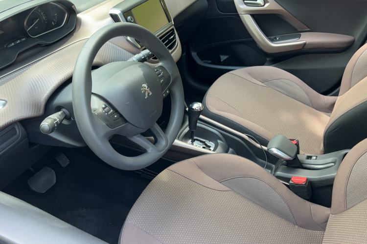 Used Peugeot 2008 2014 1.6L Automatic Fashion Edition Interior 2