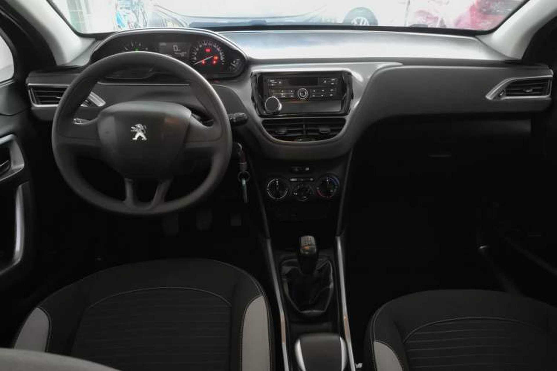 Used Peugeot 2008 2014 1.6L Manual Trend Edition Interior 2