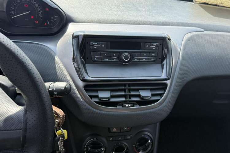 Used Peugeot 2008 2014 1.6L Automatic Trend Edition Interior 2