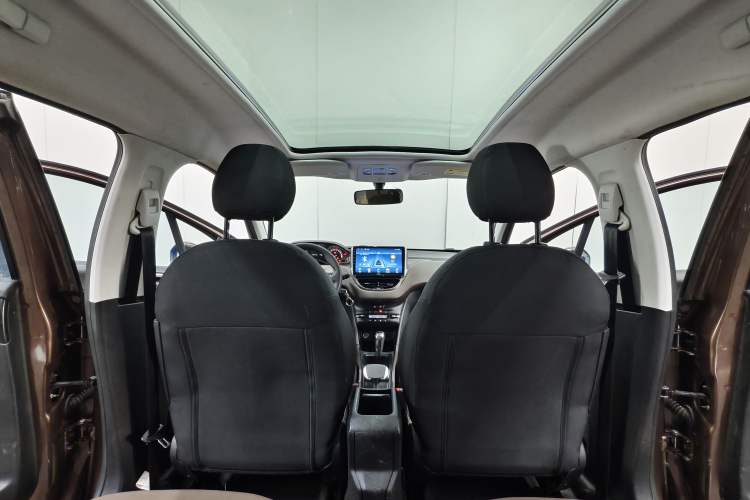 Used Peugeot 2008 2014 1.6L Automatic Fashion Edition Interior 2