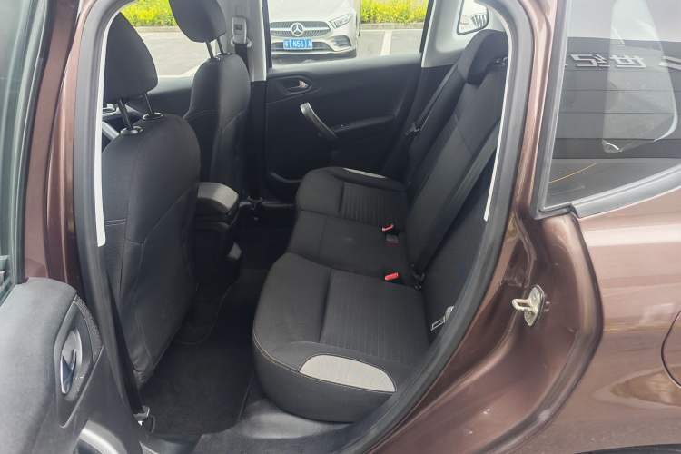Used Peugeot 2008 2014 1.6L Automatic Trend Edition Interior 2