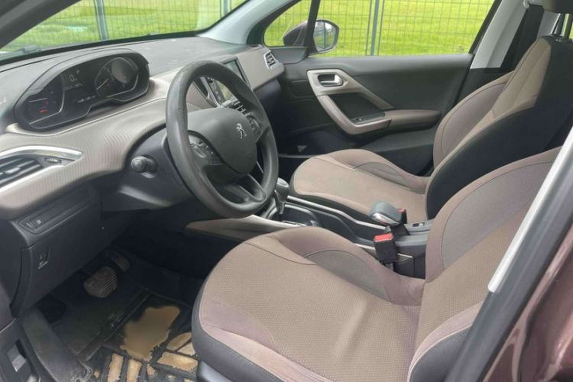 Used Peugeot 2008 2014 1.6L Automatic Fashion Edition Interior 3