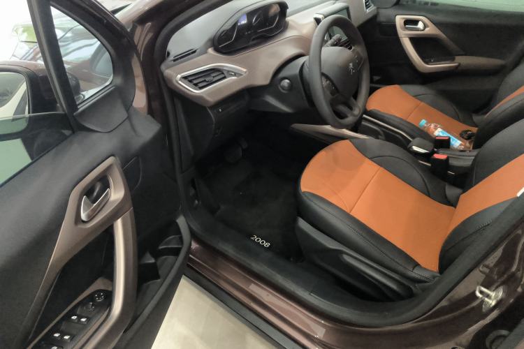 Used Peugeot 2008 2014 1.6L Automatic Fashion Edition Interior 3