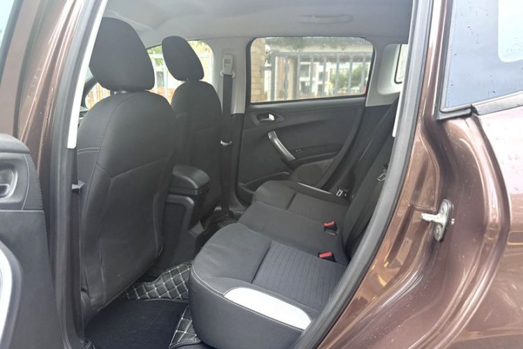 Used Peugeot 2008 2014 1.6L Automatic Trend Edition Interior 3