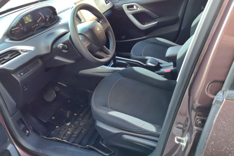 Used Peugeot 2008 2014 1.6L Automatic Trend Edition Interior 3