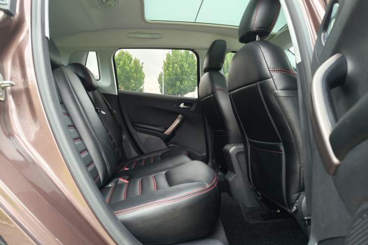 Used Peugeot 2008 2014 1.6L Manual Fashion Edition Interior 3