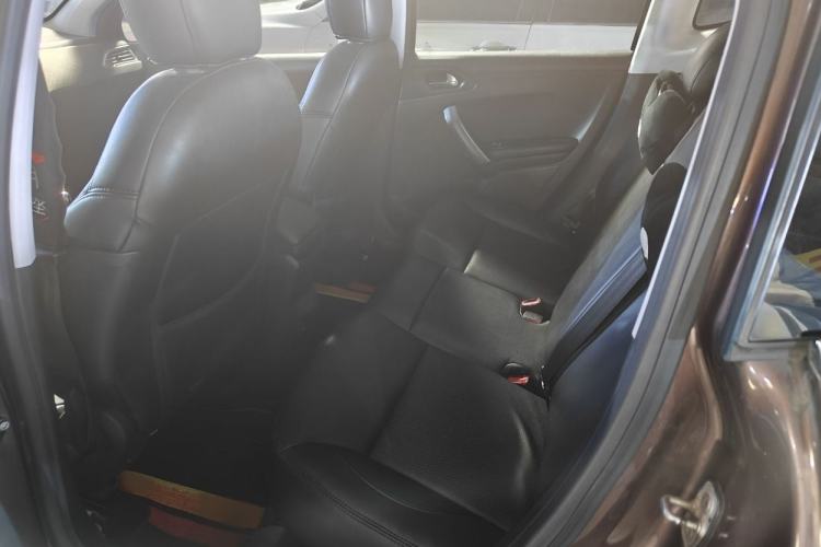 Used Peugeot 2008 2014 1.6L Automatic Fashion Edition Interior 3