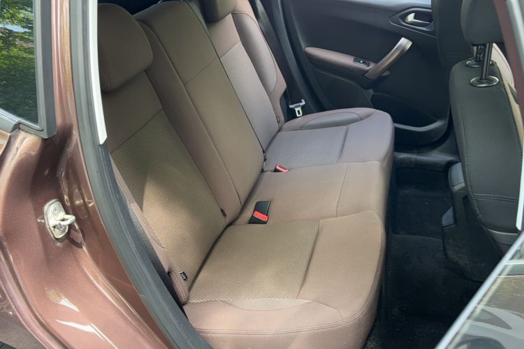 Used Peugeot 2008 2014 1.6L Automatic Fashion Edition Interior 4