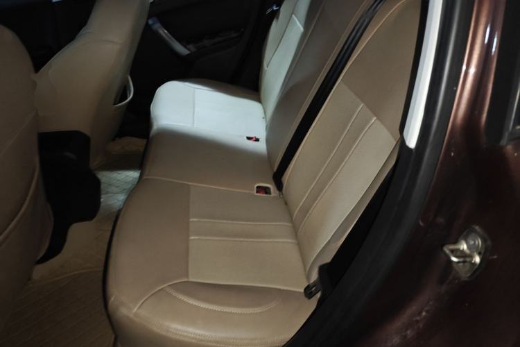 Used Peugeot 2008 2014 1.6L Manual Fashion Edition Interior 4