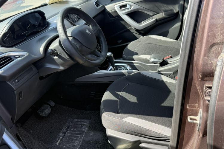 Used Peugeot 2008 2014 1.6L Automatic Trend Edition Interior 4
