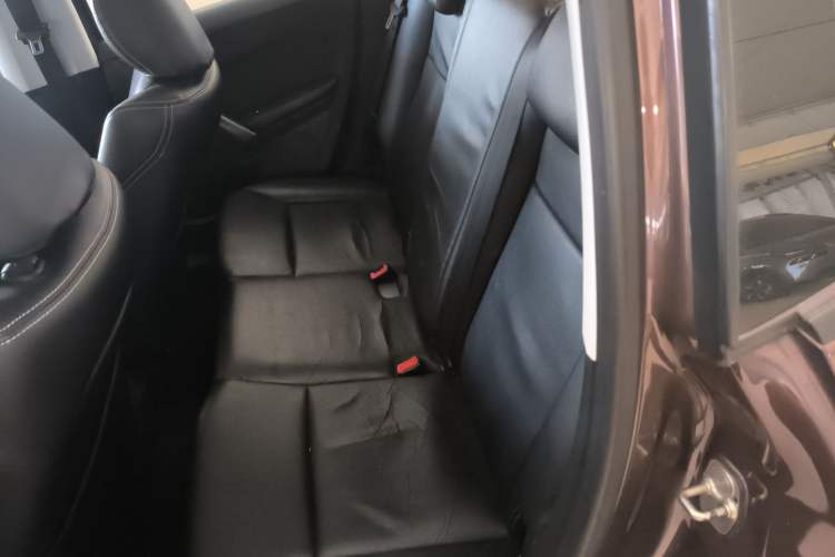Used Peugeot 2008 2014 1.6L Automatic Fashion Edition Interior 4