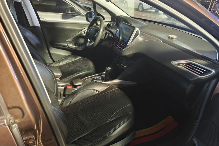 Used Peugeot 2008 2014 1.6L Automatic Fashion Edition Interior 5