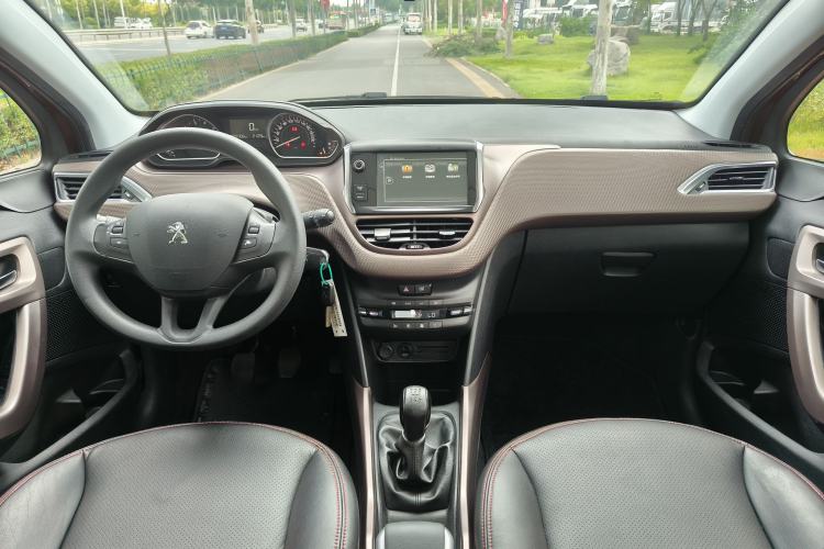 Used Peugeot 2008 2014 1.6L Manual Fashion Edition Interior 7