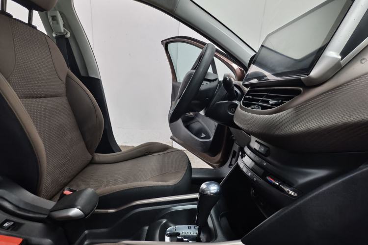Used Peugeot 2008 2014 1.6L Automatic Fashion Edition Interior 8