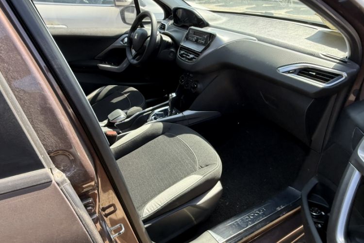 Used Peugeot 2008 2014 1.6L Automatic Trend Edition Interior 9